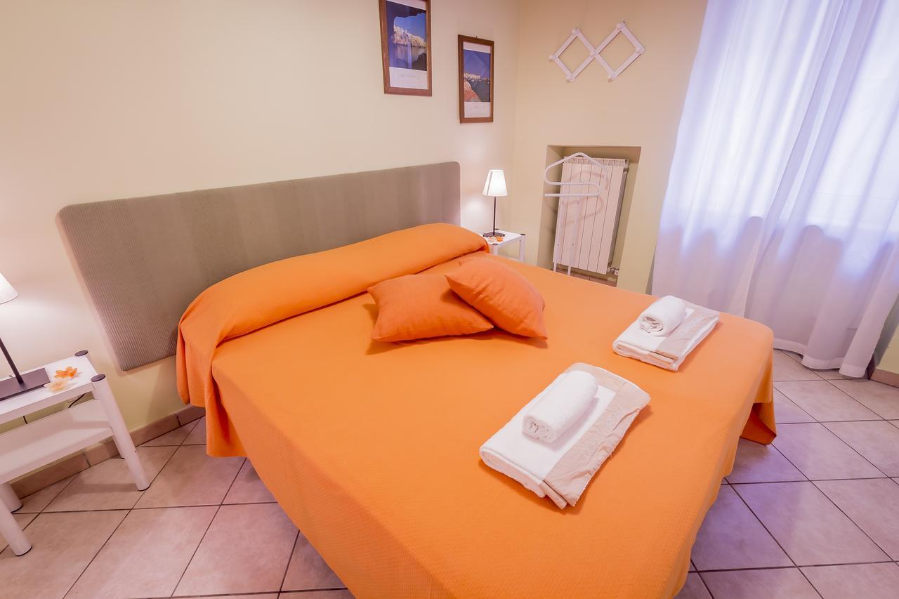 Bed and Breakfast Mandarinoarancio Алецио Экстерьер фото